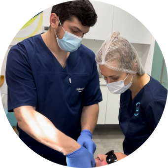 Адамідіс Євгеній Ніколаос - Стоматолог-хірург