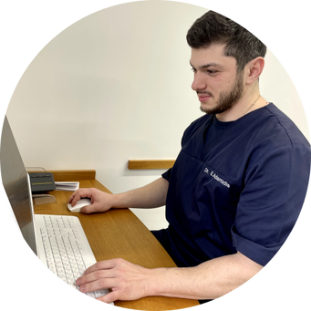 Адамідіс Євгеній Ніколаос - Стоматолог-хірург