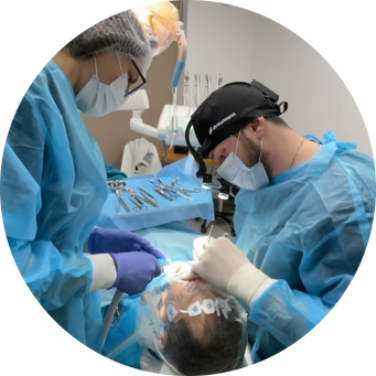 Адамідіс Євгеній Ніколаос - Стоматолог-хірург