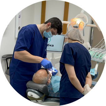 Адамідіс Євгеній Ніколаос - Стоматолог-хірург