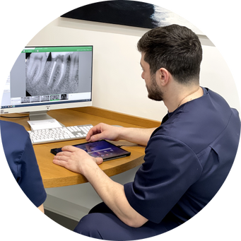 Адамідіс Євгеній Ніколаос - Стоматолог-хірург