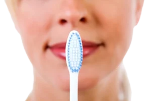 Як зняти біль у яснах?